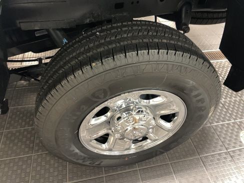 Used 2024 RAM 2500 Tradesman w/ Towing Technology Group image 3