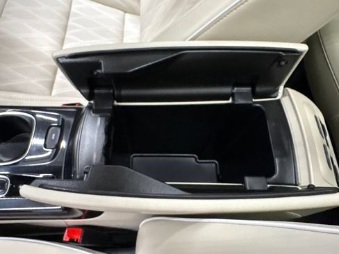Used 2023 Buick Envision Avenir AWD/4WD image 18