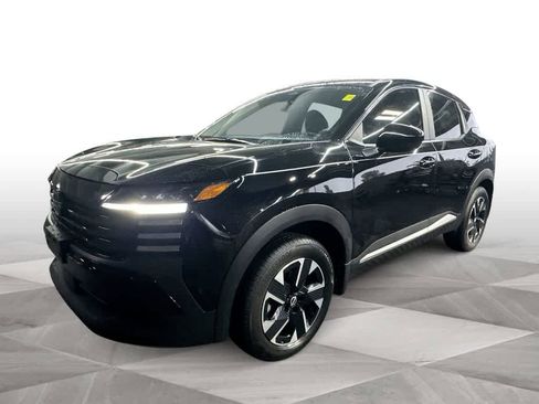 Used 2025 Nissan Kicks SV image 4