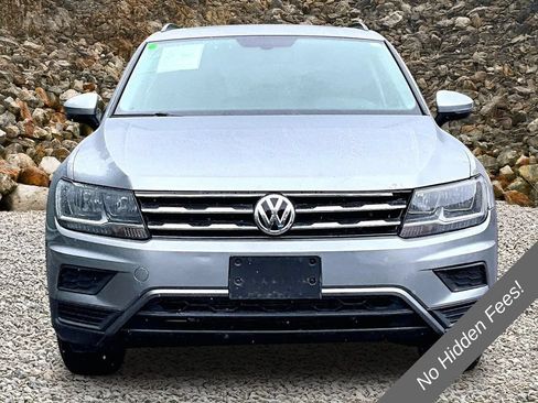Used 2020 Volkswagen Tiguan SE w/ Panoramic Sunroof Package AWD/4WD image 3