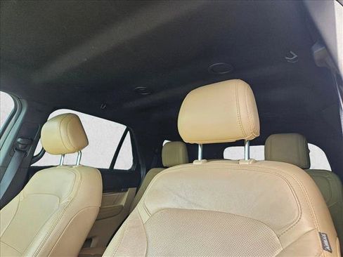 Used 2017 Ford Explorer Limited FWD image 9
