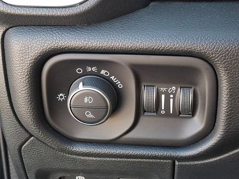Used 2023 RAM 1500 Laramie AWD/4WD image 25