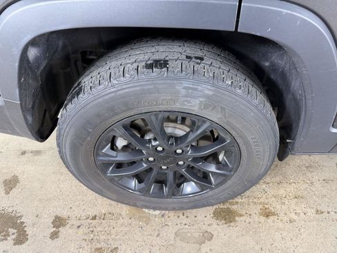 Used 2023 Jeep Cherokee Altitude Lux AWD/4WD image 25