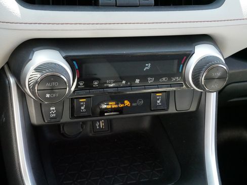 Certified 2023 Toyota RAV4 XLE Premium AWD/4WD image 23