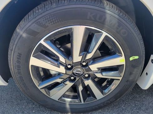 New 2025 Nissan Versa SV w/ Trunk Package image 10