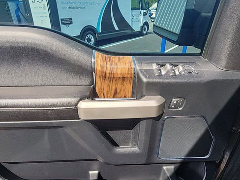 Used 2020 Ford F150 Lariat w/ Trailer Tow Package image 18