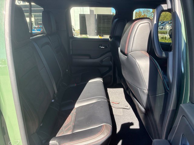 Used 2025 Nissan Frontier 4x4 Crew Cab image 27