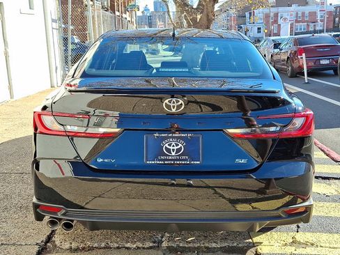 Used 2026 Toyota Camry SE image 5