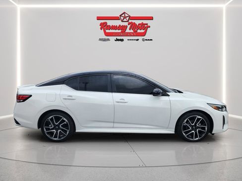 Used 2024 Nissan Sentra SR FWD image 6