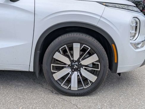 Used 2025 Mitsubishi Outlander SEL FWD image 12