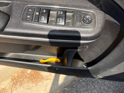 Used 2019 Dodge Charger SXT RWD image 19