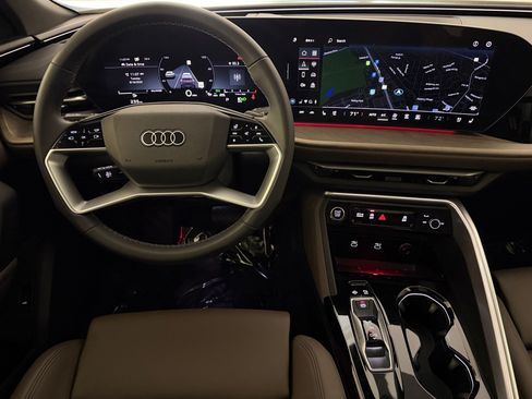 Used 2025 Audi Q5 Premium Plus w/ Premium Plus AWD/4WD image 29