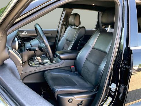 Used 2021 Jeep Grand Cherokee Laredo X AWD/4WD image 7