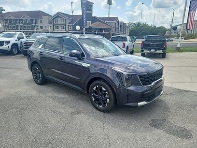 Certified 2025 Kia Sorento S w/ Panoramic Sunroof Package