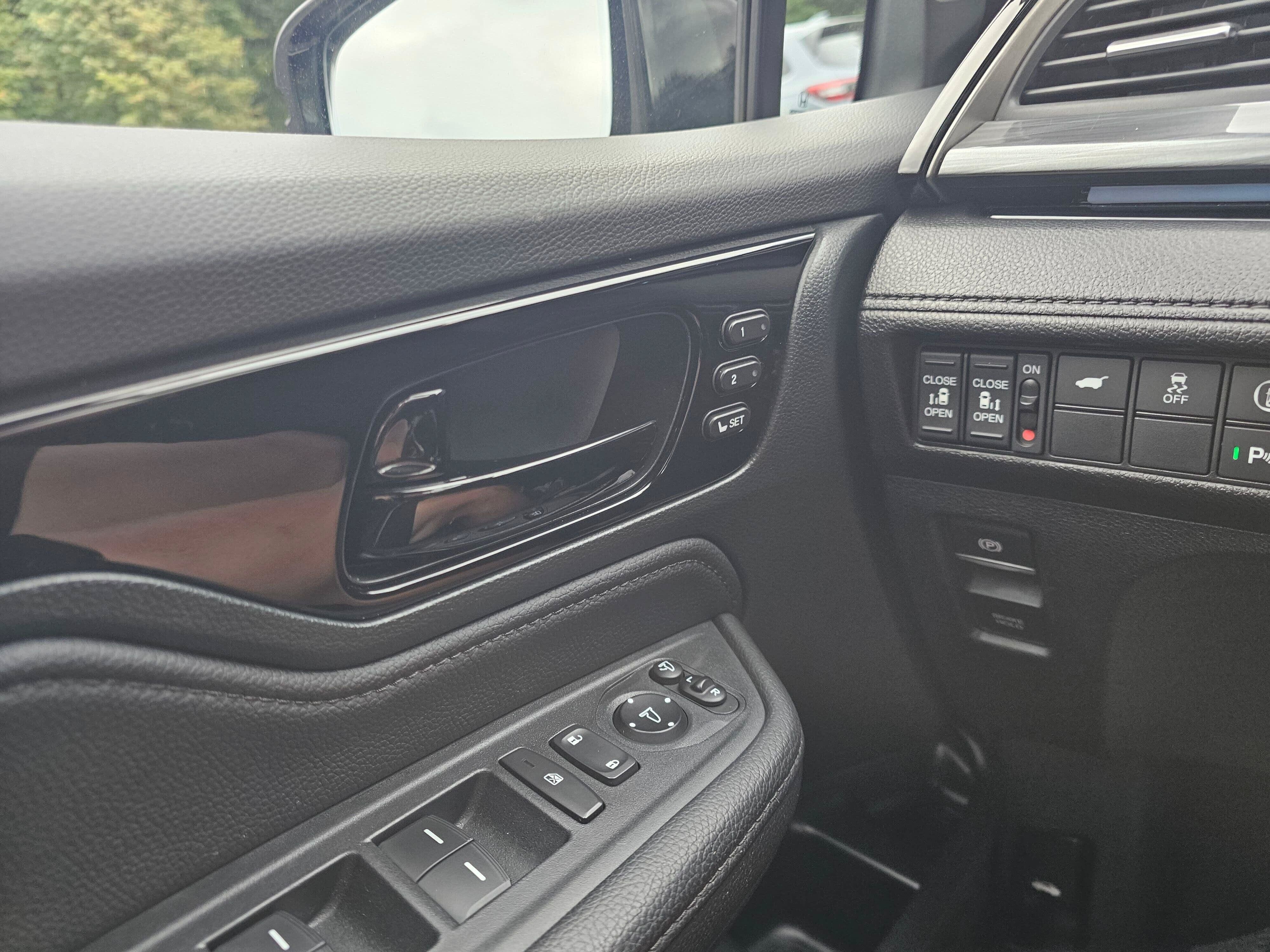 Certified 2023 Honda Odyssey Elite image 30