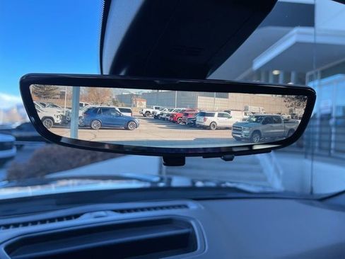 Used 2022 Chevrolet Silverado 1500 High Country w/ Technology Package image 12