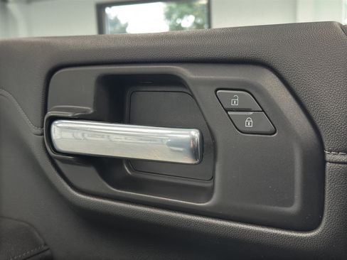 Used 2020 Chevrolet Silverado 1500 LT image 14