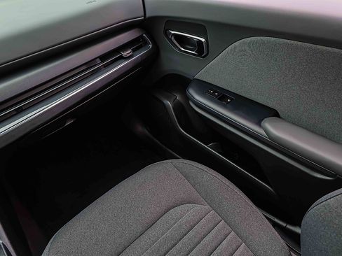 Certified 2025 Kia K4 EX FWD image 17
