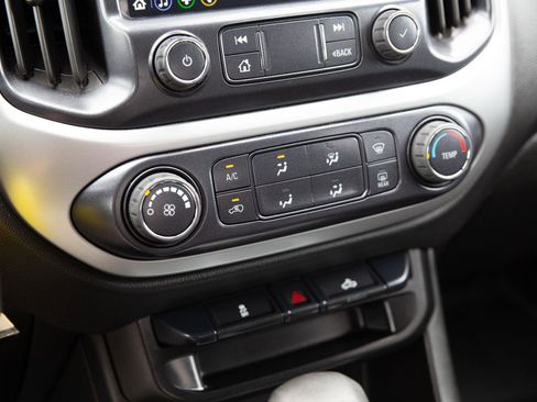 Certified 2022 Chevrolet Colorado LT w/ LT Convenience Package image 15