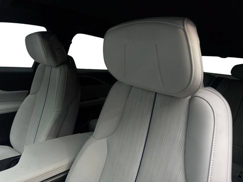 Used 2024 Cadillac Lyriq Luxury RWD image 28
