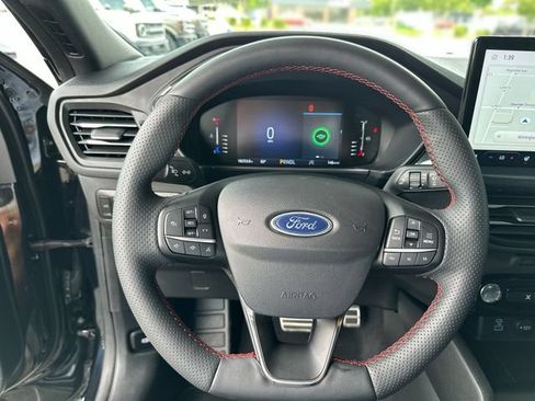 Certified 2023 Ford Escape ST-Line w/ Tech Pack #1 AWD/4WD image 15