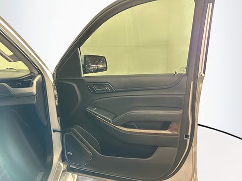 Used 2016 Chevrolet Suburban LT w/ LT Signature Package image 33