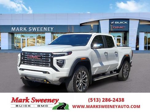 Used 2025 GMC Canyon Denali AWD/4WD image 1