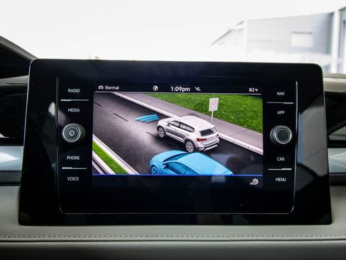 New 2026 Volkswagen Taos SEL image 44