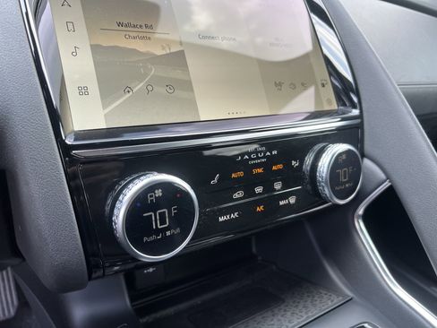 Certified 2022 Jaguar E-PACE SE image 26