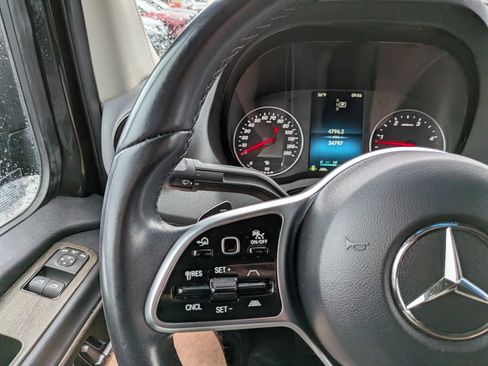 Used 2022 Mercedes-Benz Sprinter 144 Cargo image 20