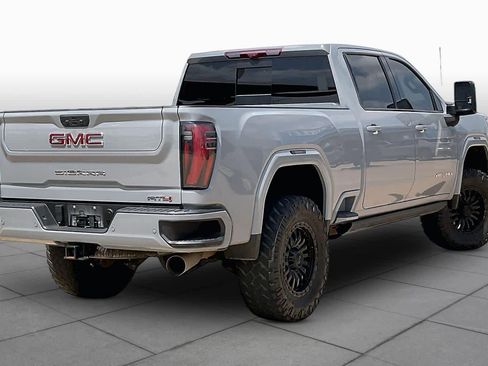 Used 2024 GMC Sierra 2500 AT4 w/ AT4 Premium Plus Package AWD/4WD image 14