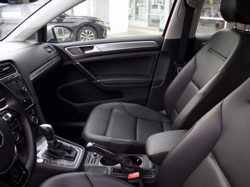 Used 2019 Volkswagen Golf Alltrack SE image 11