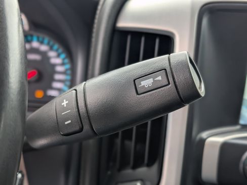 Used 2018 GMC Sierra 1500 SLE w/ SLE Value Package image 19