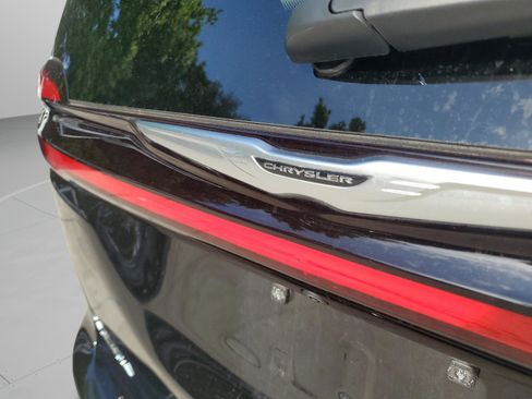 Used 2025 Chrysler Pacifica Select FWD image 30