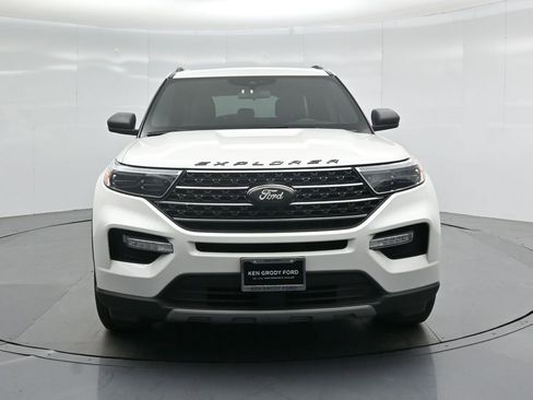 Certified 2020 Ford Explorer XLT w/ Equipment Group 202A image 25