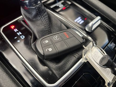 Used 2025 Jeep Compass Limited AWD/4WD image 25
