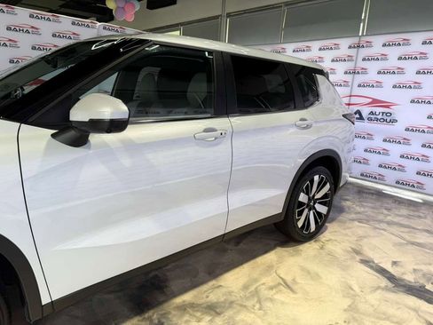 Used 2025 Mitsubishi Outlander Trail Edition image 6