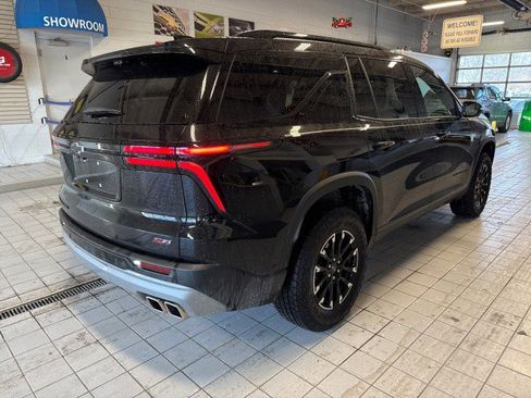 Used 2024 Chevrolet Traverse Z71 w/ Enhanced Driving Package image 3