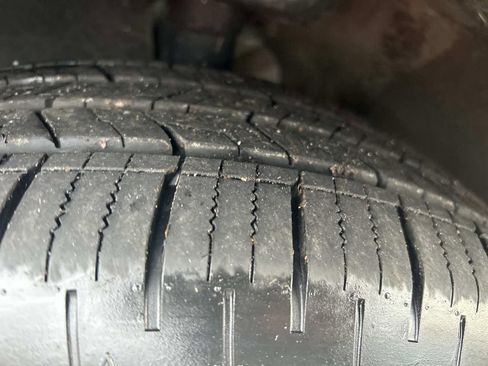 Used 2023 Chrysler Pacifica Touring-L image 10