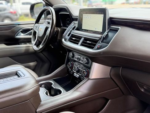 Used 2023 Chevrolet Suburban LT RWD image 19