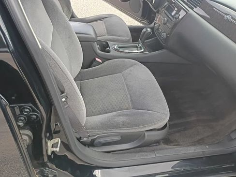 Used 2014 Chevrolet Impala LT FWD image 16