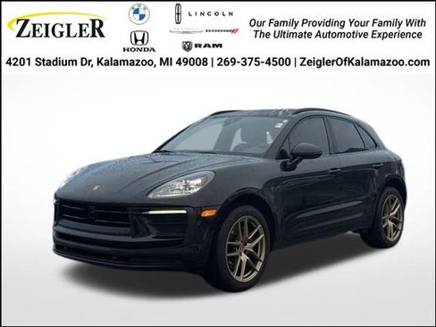 Used 2024 Porsche Macan Base image 1