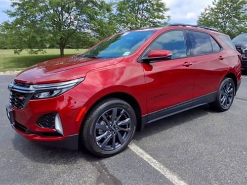 Certified 2022 Chevrolet Equinox RS w/ Infotainment Package image 4