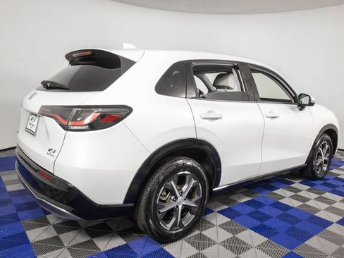 Used 2023 Honda HR-V EX-L image 6