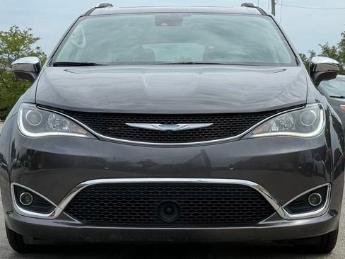 Used 2020 Chrysler Pacifica Limited w/ Advanced Safetytec Group FWD image 9