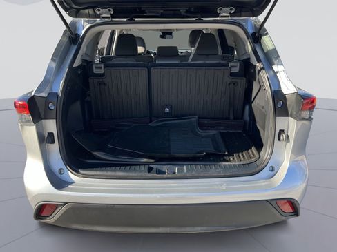 Used 2022 Toyota Highlander L image 25