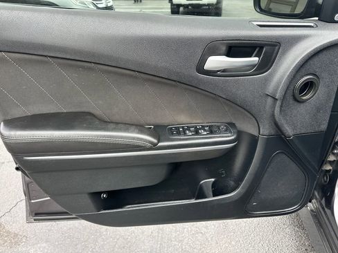 Used 2018 Dodge Charger R/T w/ Navigation & Travel Group image 12