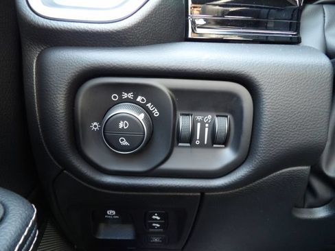 New 2026 RAM 1500 Laramie AWD/4WD image 22
