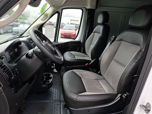 Used 2025 RAM ProMaster 2500 w/ Convenience Group FWD image 14
