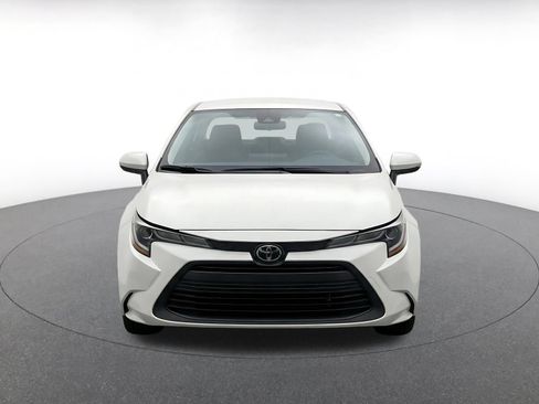 Used 2025 Toyota Corolla LE FWD image 2